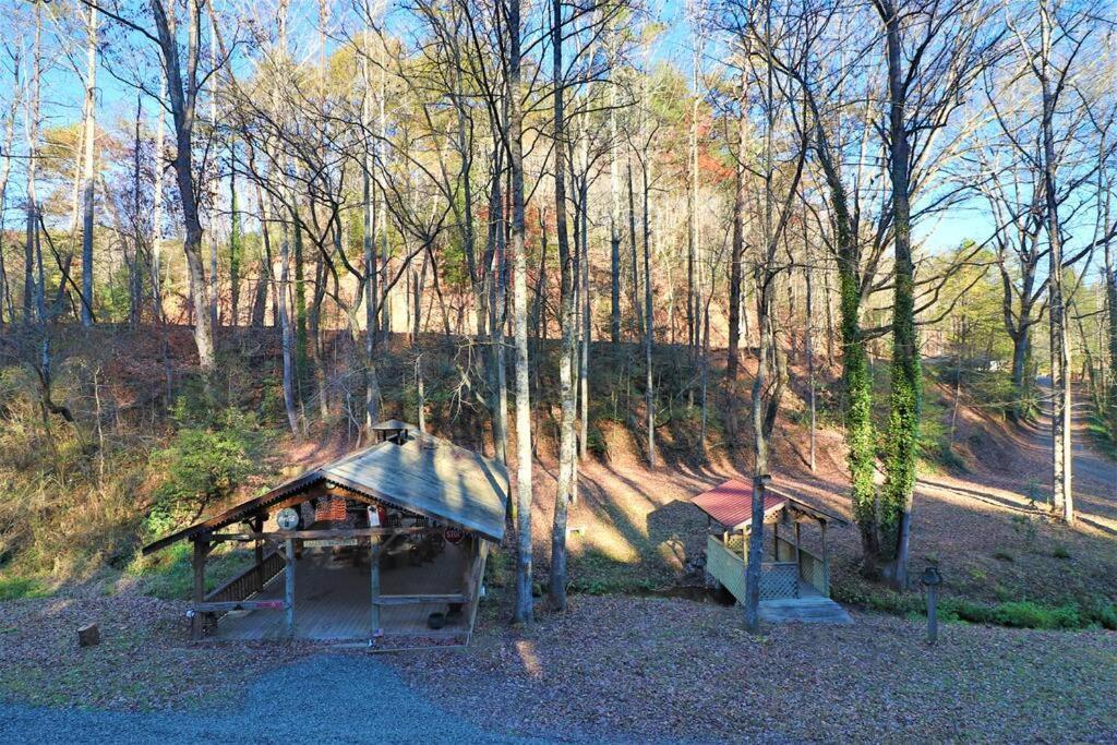 Oktoberfest Themed Cabin In Woods Stream #14 Helen Eksteriør bilde